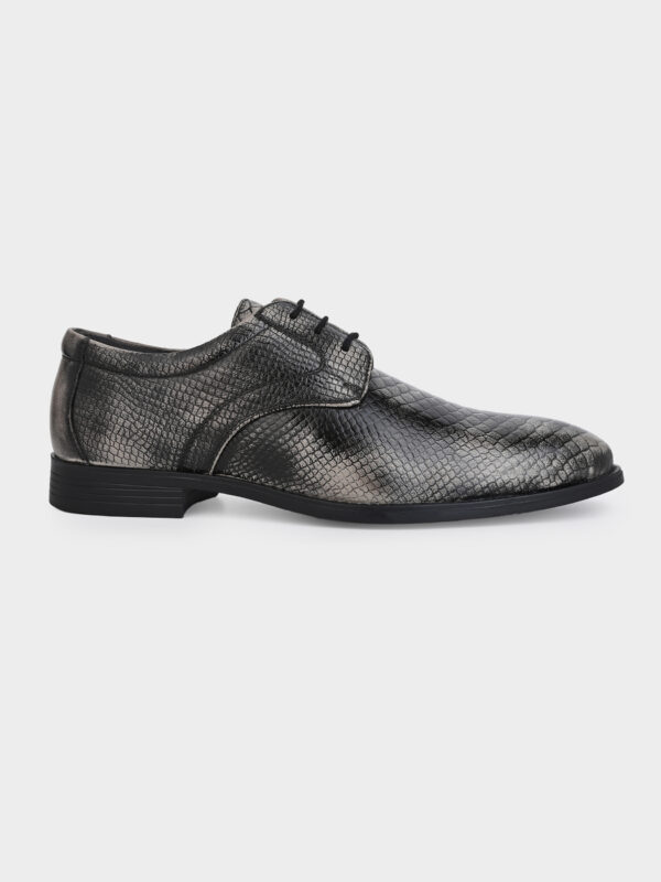 Luxury Leather with a Bold Snake Print Design - Image 3