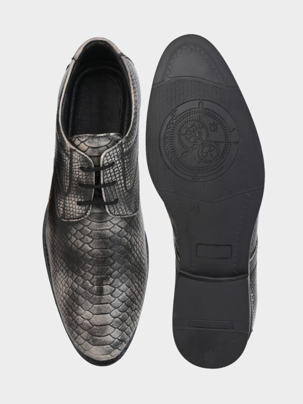 Luxury Leather with a Bold Snake Print Design - Image 6